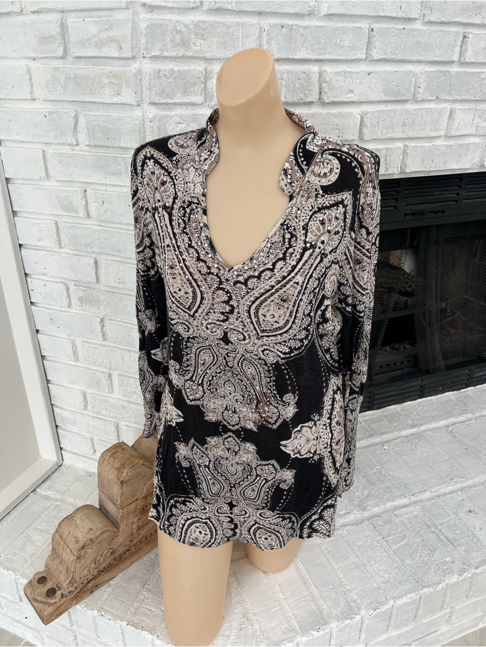 V Cristina Black & Cream Paisley V-Neck Tunic Top